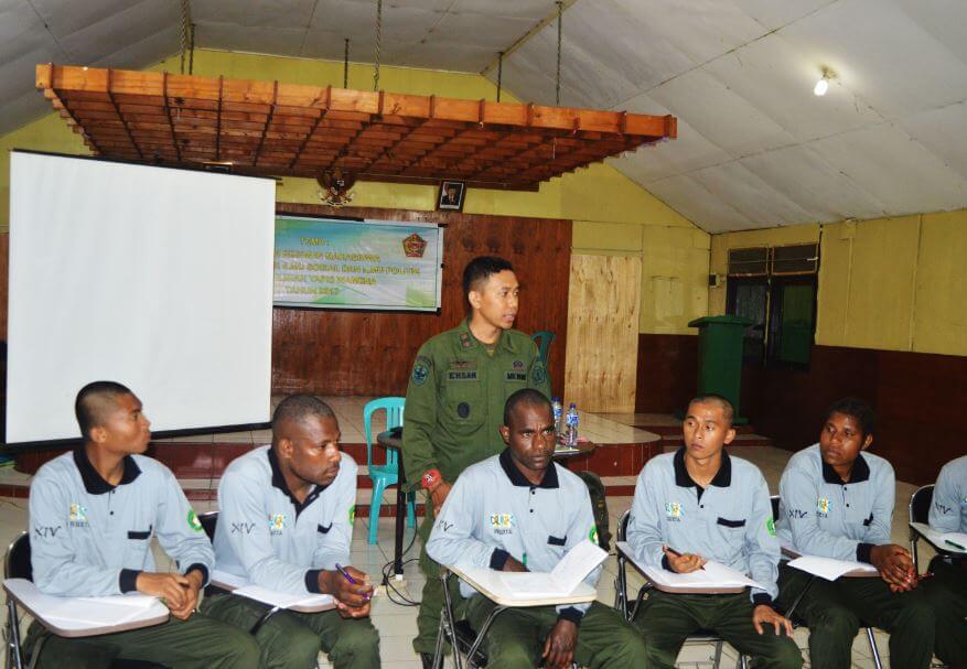 Pendidikan Dasar Militer Resimen Mahasiswa Papua STISIP Amal Ilmiah