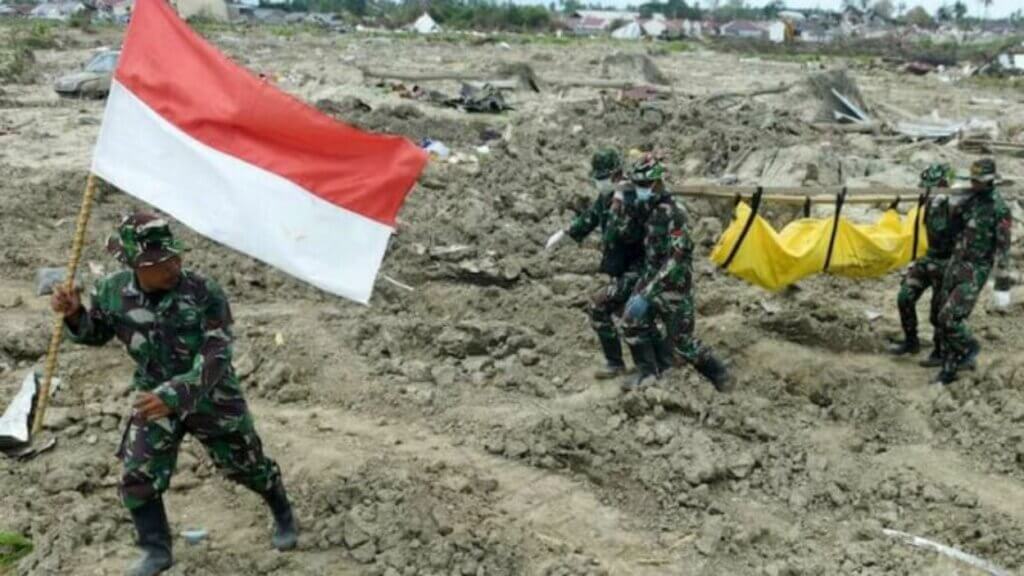 Peran TNI dalam penanggulangan bencana